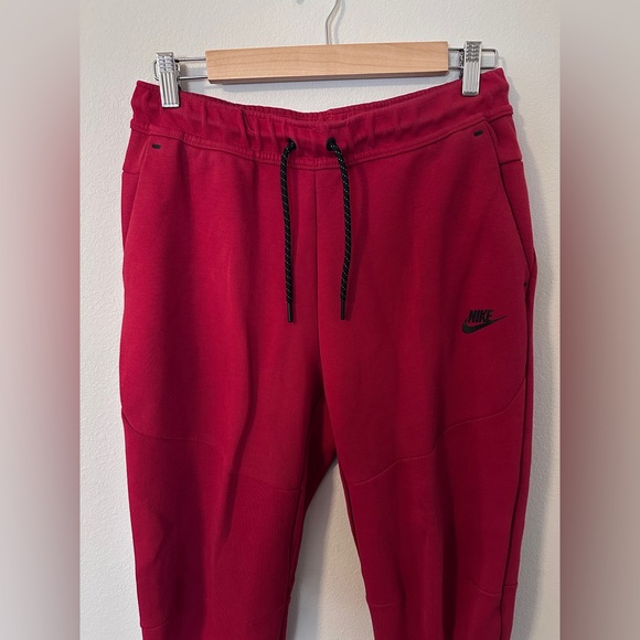 Nike Men's red Crimson Joggers with black accents and pockets size medium - Picture 2 of 4